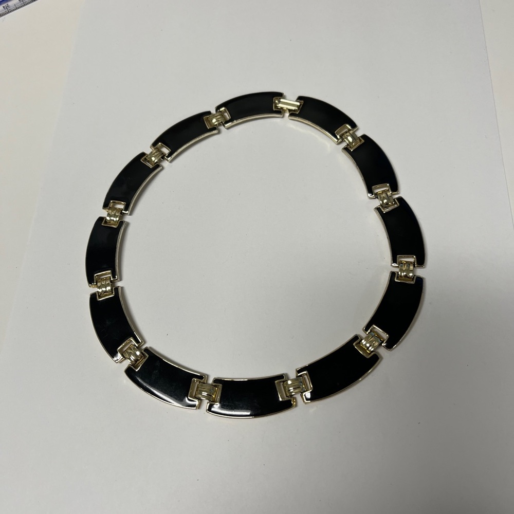 Goldtone and Black Modernist Overlay Design Link Chocker Necklace. Very unique